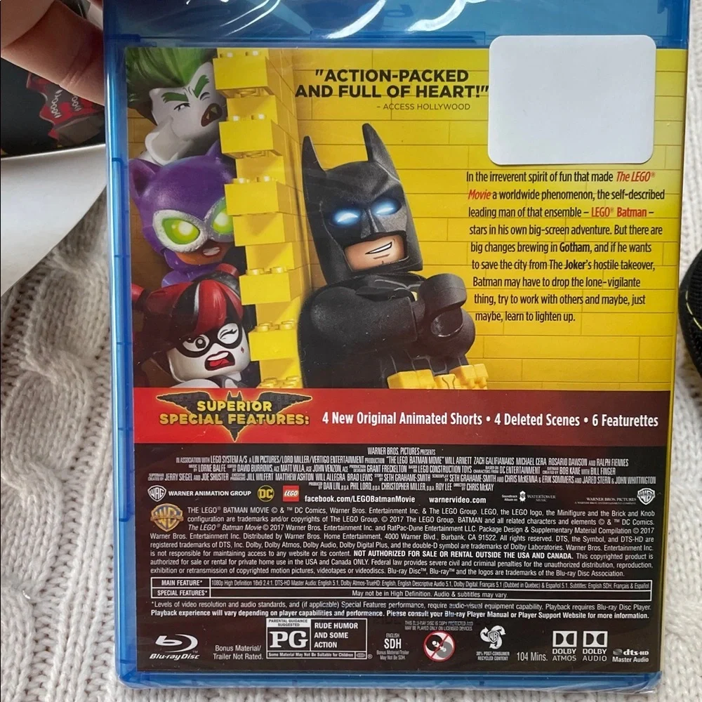 New Lego Batman Movie Blu-Ray and DVD lunchbox removable cape 2017 Warner Bros